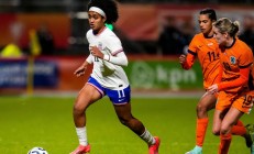 开云体育下载:USWNT的莉莉·约翰内斯与莱昂尼斯签订了三年的合同