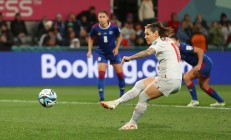 开云APP下载:FIFPRO谈女足前交叉韧带撕裂：调整球场，缩小赛程